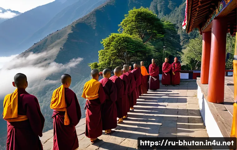 부탄 드룩파 불교 역사 - A serene Bhutanese monastery nestled in the lush Himalayan mountains during early morning mist, show...